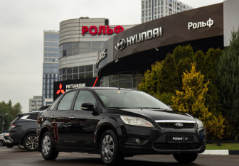 Подержанный автомобиль Ford Focus Sedan 2009 года (2 фото)