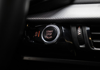 Подержанный автомобиль BMW X6 2017 года (19 фото)