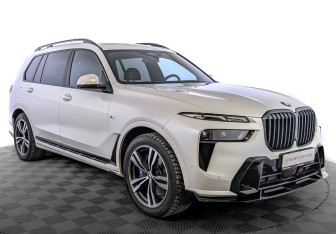 Подержанный автомобиль BMW X7 2022 года (3 фото)