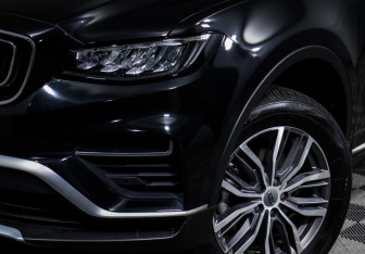 Подержанный автомобиль Geely Atlas Pro 2024 года (16 фото)