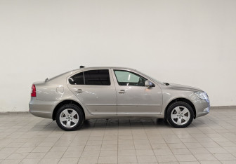 Подержанный автомобиль Skoda Octavia Wagon 2012 года (4 фото)