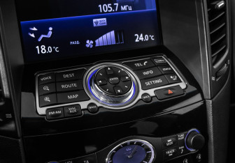 Подержанный автомобиль Infiniti FX 2011 года (22 фото)