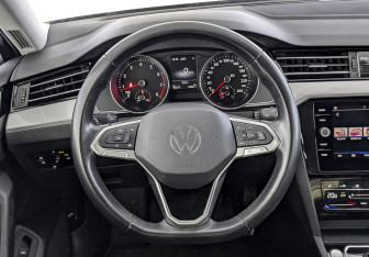 Подержанный автомобиль Volkswagen Passat Sedan 2021 года (22 фото)