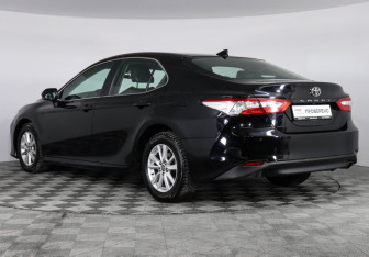 Подержанный автомобиль Toyota Camry Sedan 2020 года (4 фото)