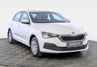 Подержанный автомобиль Skoda Rapid Liftback 2021 года (3 фото)