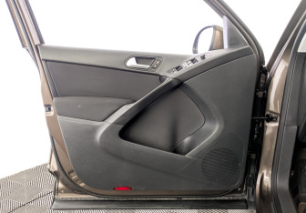 Подержанный автомобиль Volkswagen Tiguan 2016 года (19 фото)