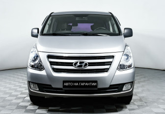 Подержанный автомобиль Hyundai Grand Starex 2016 года (2 фото)