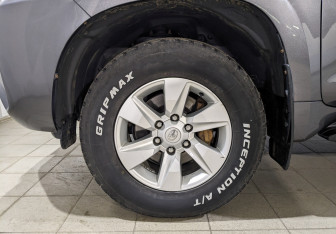 Подержанный автомобиль Toyota Land Cruiser Prado 2017 года (12 фото)