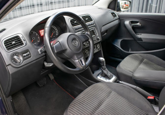 Подержанный автомобиль Volkswagen Polo Sedan 2013 года (16 фото)