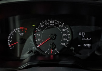 Подержанный автомобиль Toyota Corolla Sedan 2019 года (16 фото)