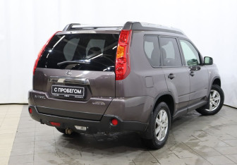 Подержанный автомобиль Nissan X-Trail 2008 года (4 фото)