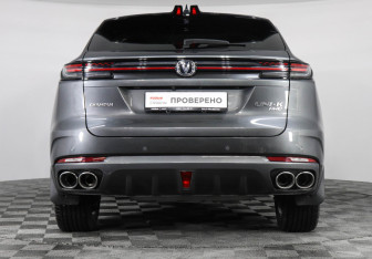 Подержанный автомобиль Changan UNI-K 2023 года (6 фото)