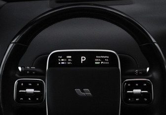 Подержанный автомобиль LiXiang L9 2024 года (32 фото)