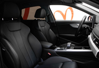 Подержанный автомобиль Audi A4 Sedan 2021 года (32 фото)