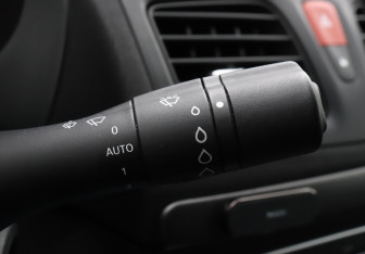 Подержанный автомобиль Renault Fluence 2014 года (19 фото)