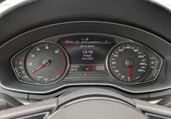 Подержанный автомобиль Audi A4 Sedan 2022 года (13 фото)