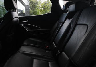 Подержанный автомобиль Hyundai Santa Fe 2012 года (8 фото)