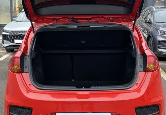 Подержанный автомобиль Kia Ceed Hatchback 2015 года (9 фото)