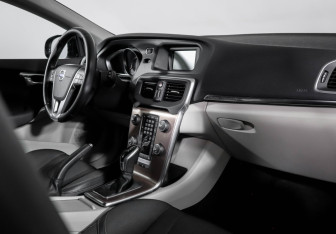 Подержанный автомобиль Volvo V40 Cross Country 2013 года (9 фото)