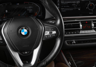 Подержанный автомобиль BMW X5 2021 года (17 фото)