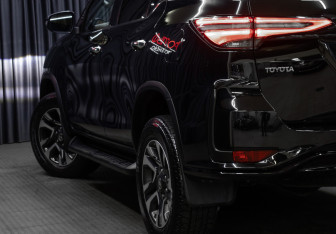 Подержанный автомобиль Toyota Fortuner 2022 года (28 фото)