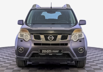 Подержанный автомобиль Nissan X-Trail 2013 года (2 фото)