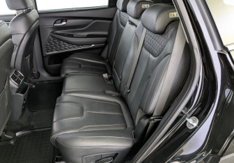 Подержанный автомобиль Hyundai Santa Fe 2019 года (12 фото)