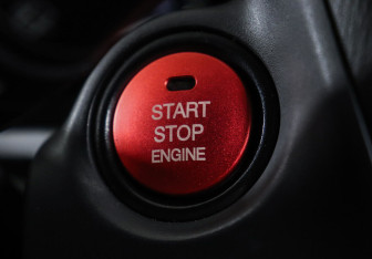 Подержанный автомобиль Mazda 3 Hatchback 2016 года (10 фото)