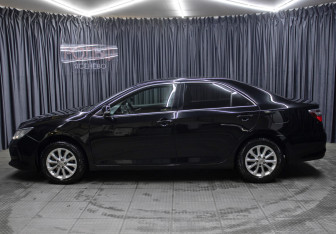 Подержанный автомобиль Toyota Camry Sedan 2015 года (8 фото)