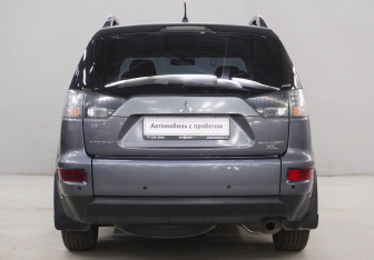 Подержанный автомобиль Mitsubishi Outlander 2011 года (6 фото)