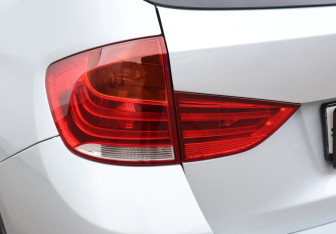 Подержанный автомобиль BMW X1 2014 года (22 фото)