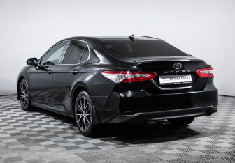 Подержанный автомобиль Toyota Camry Sedan 2021 года (7 фото)