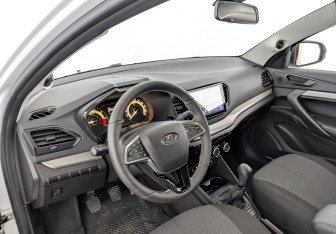 Подержанный автомобиль LADA (ВАЗ) Vesta Sedan 2023 года (16 фото)