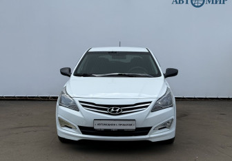 Подержанный автомобиль Hyundai Solaris Hatchback 2015 года (2 фото)