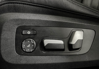 Подержанный автомобиль BMW X5 2022 года (18 фото)