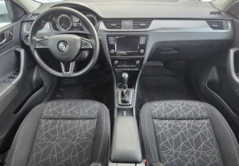 Подержанный автомобиль Skoda Rapid Liftback 2018 года (8 фото)