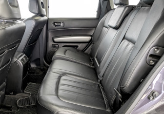 Подержанный автомобиль Nissan X-Trail 2014 года (12 фото)