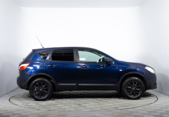Подержанный автомобиль Nissan Qashqai 2012 года (4 фото)
