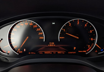 Подержанный автомобиль BMW X3 2020 года (13 фото)