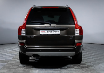 Подержанный автомобиль Volvo XC90 2012 года (6 фото)