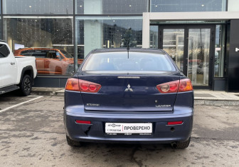 Подержанный автомобиль Mitsubishi Lancer Sedan 2008 года (6 фото)