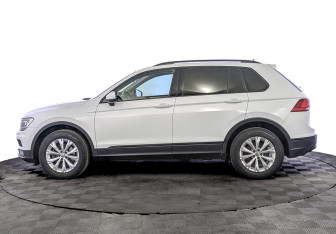 Подержанный автомобиль Volkswagen Tiguan 2020 года (8 фото)