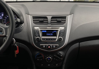 Подержанный автомобиль Hyundai Solaris Sedan 2016 года (12 фото)