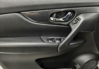 Подержанный автомобиль Nissan X-Trail 2017 года (15 фото)