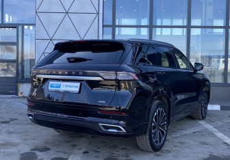 Подержанный автомобиль Jaecoo J8 2024 года (6 фото)