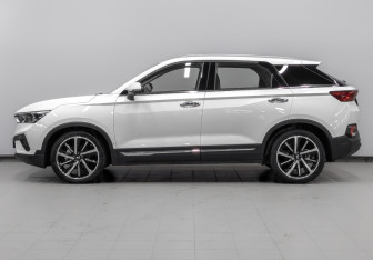 Новый FAW Bestune T77 2023 (3 фото)