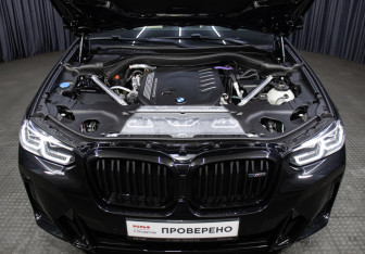 Подержанный автомобиль BMW X4 2021 года (9 фото)