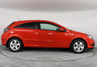 Подержанный автомобиль Opel Astra Hatchback 2007 года (4 фото)