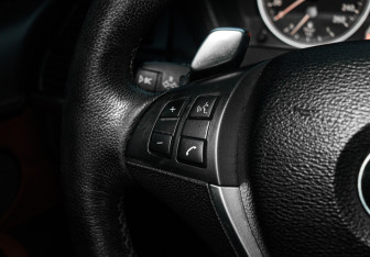 Подержанный автомобиль BMW X6 2010 года (26 фото)