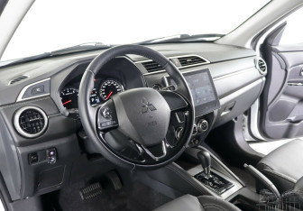 Подержанный автомобиль Mitsubishi ASX 2022 года (7 фото)